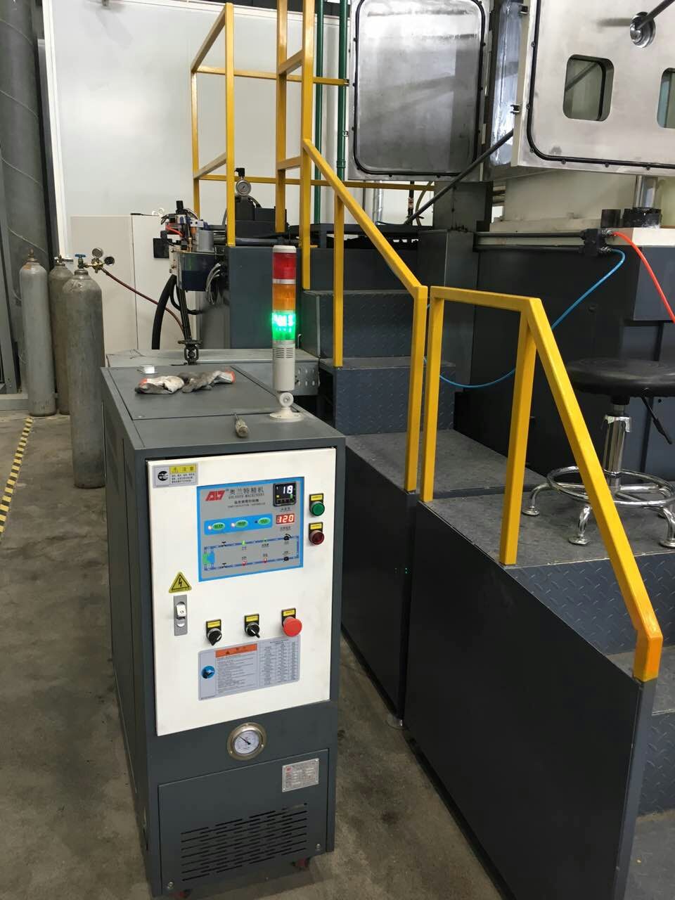 鋁鎂合金壓鑄油溫機 鋁鎂合金壓鑄油溫機